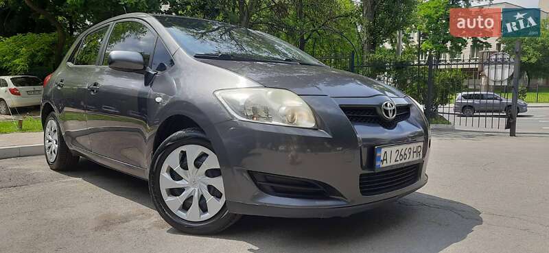 2008 toyota auris