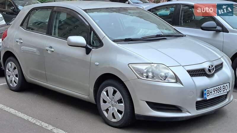2008 toyota auris