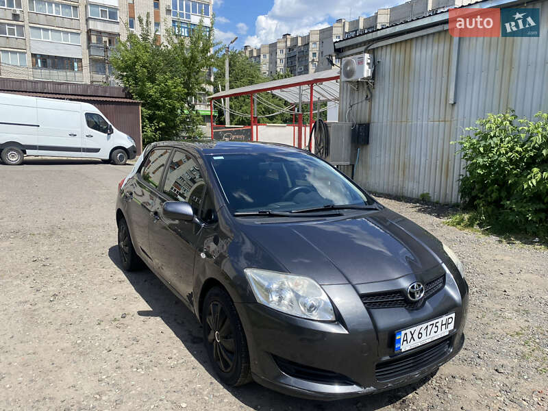 2008 toyota auris