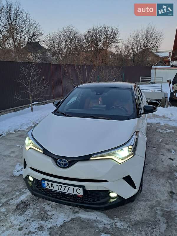 2019 toyota c-hr hybrid