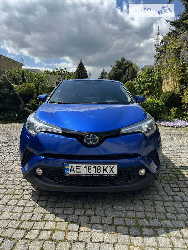 2019 toyota c-hr hybrid