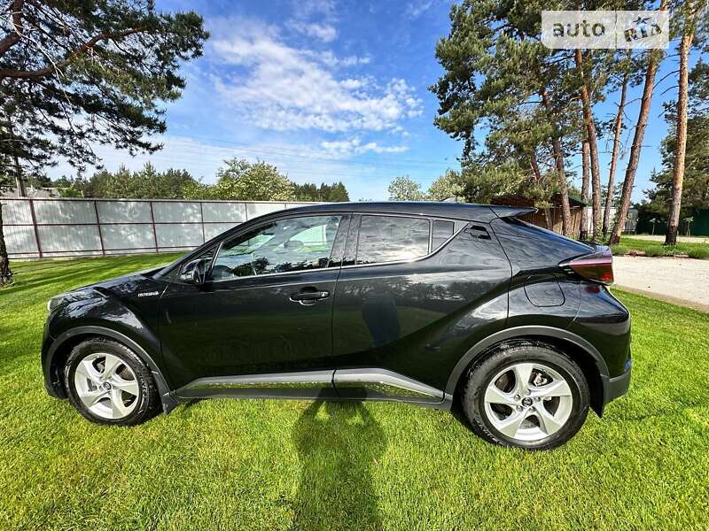 2019 toyota c-hr hybrid
