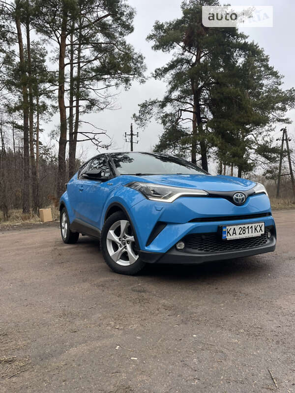 2019 toyota c-hr hybrid
