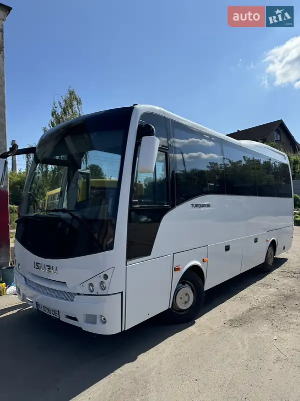 2011 isuzu q bus