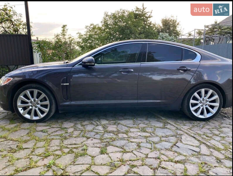 2010 jaguar xf 3-0