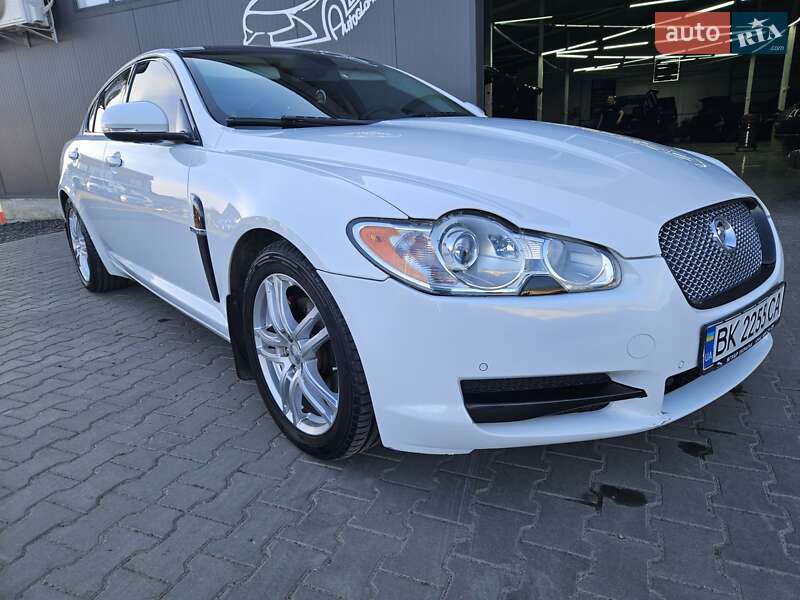 2010 jaguar xf