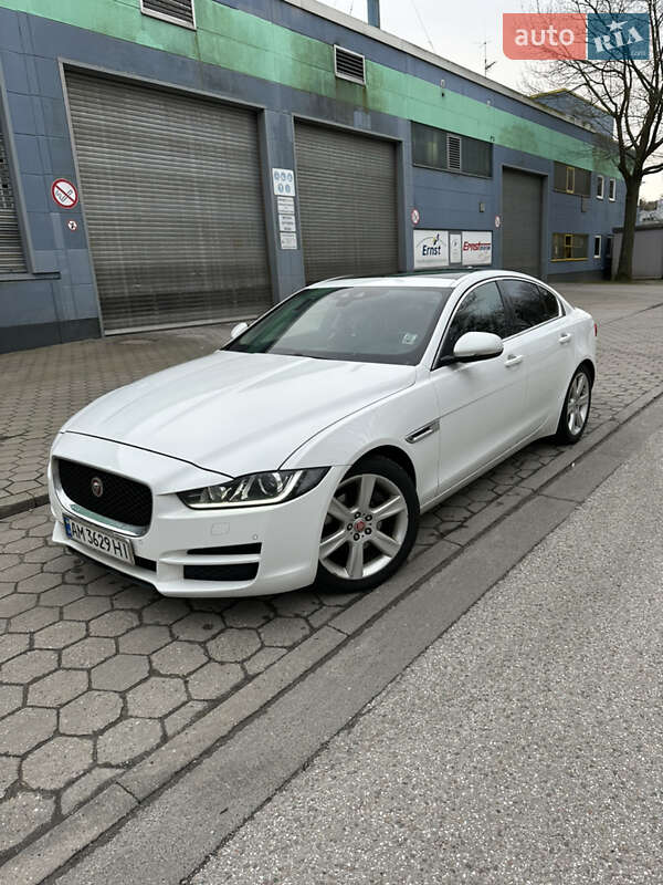 2016 jaguar xe