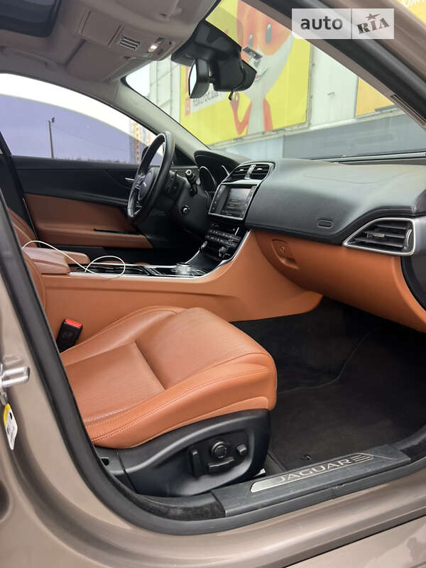2015 jaguar xe