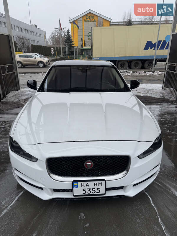 2017 jaguar xe