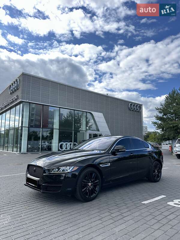 2018 JAGUAR XE