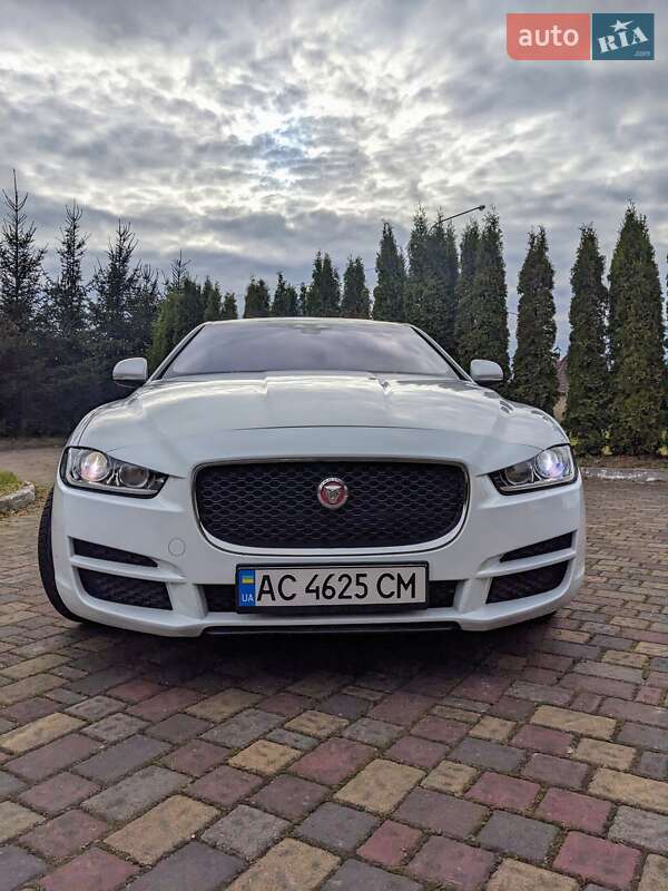 2016 jaguar xe