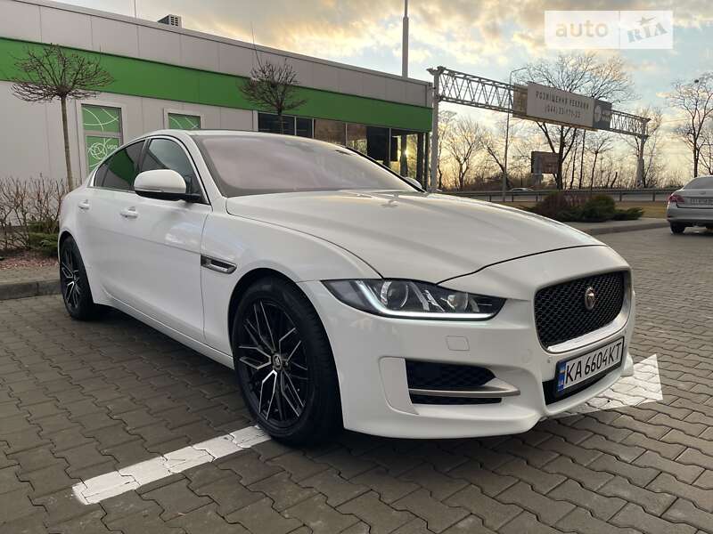 2019 jaguar xe