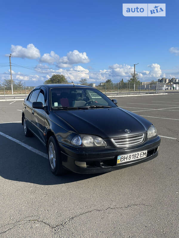 1998 toyota avensis