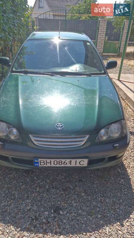 1998 toyota avensis