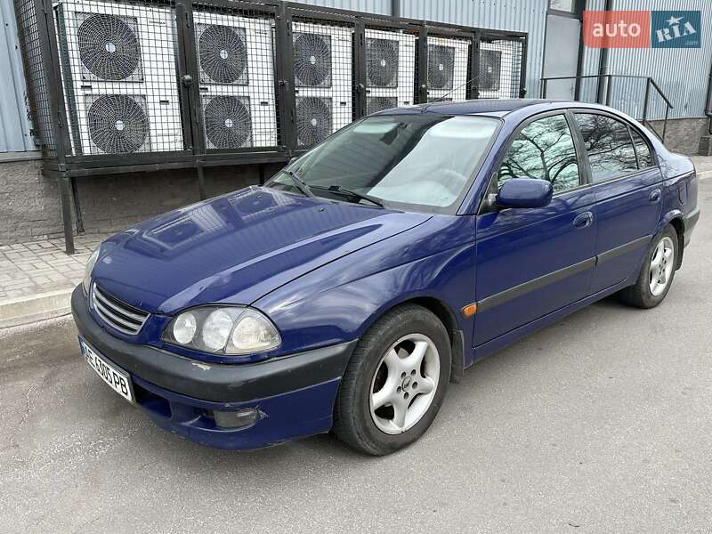 1997 toyota avensis
