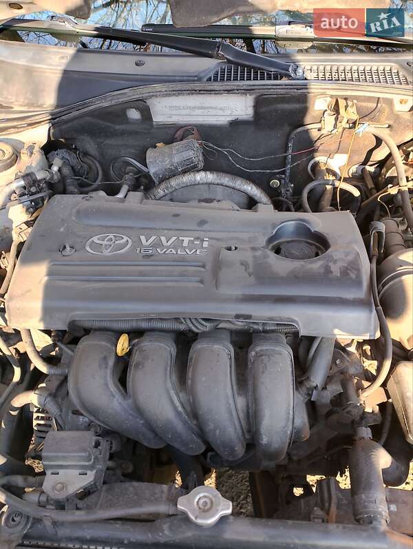 2003 toyota avensis