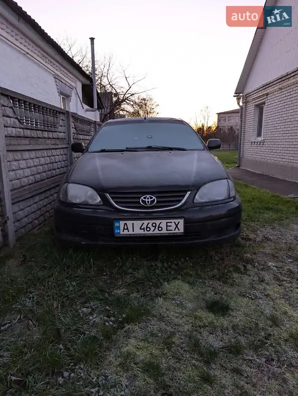 2002 toyota avensis