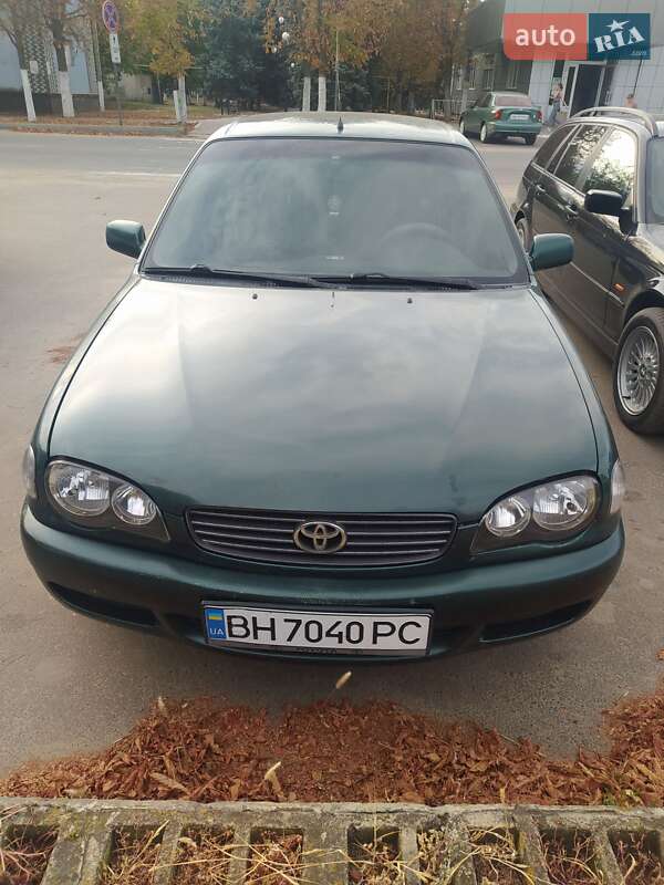 2000 toyota corolla