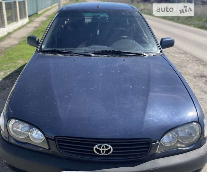 2000 toyota corolla
