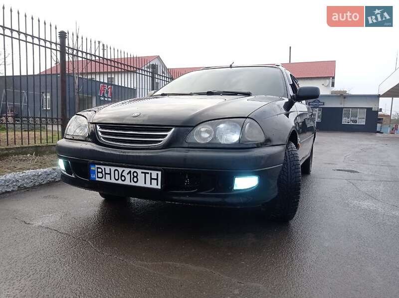 1998 toyota avensis