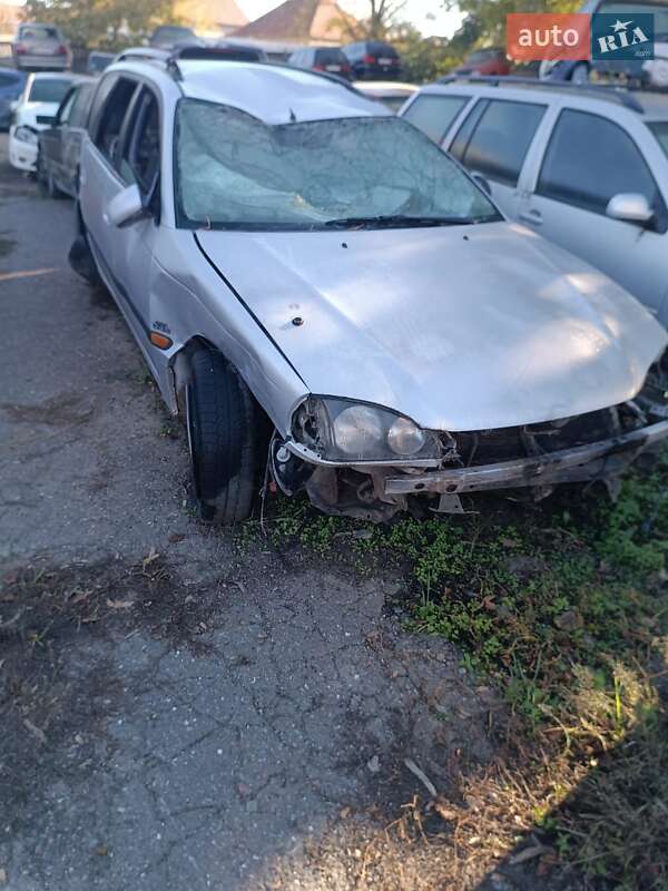 2000 toyota avensis