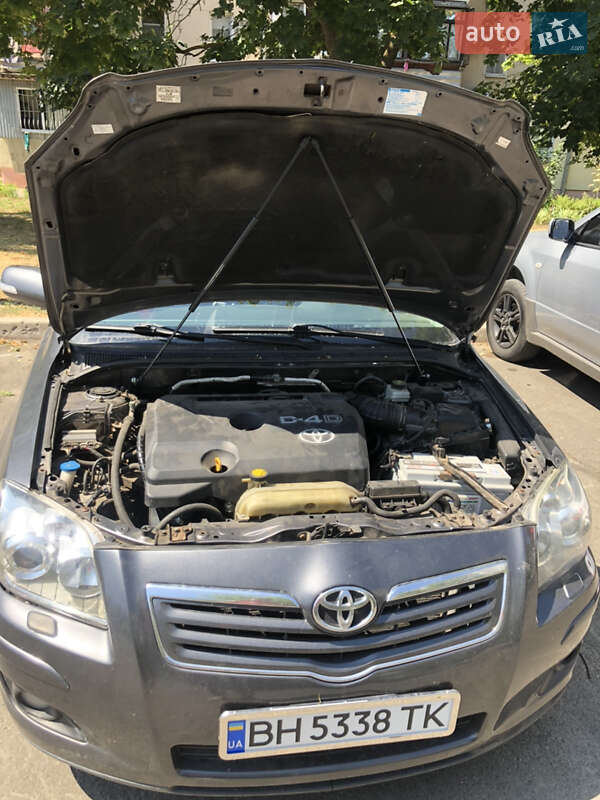 2007 toyota avensis