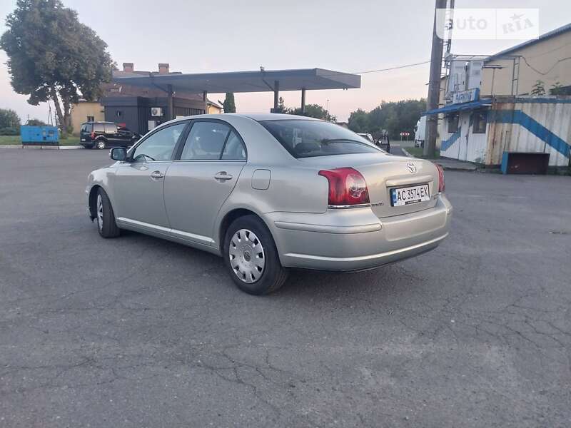 2008 toyota avensis