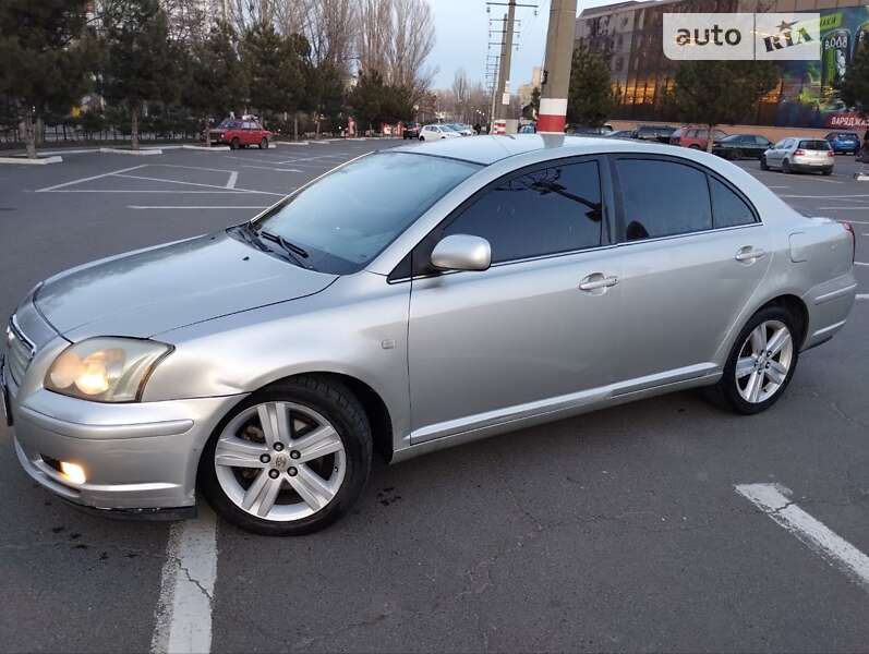 2006 toyota avensis
