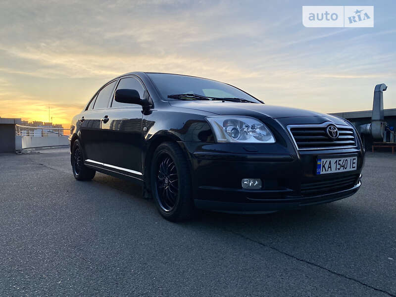 2005 toyota avensis