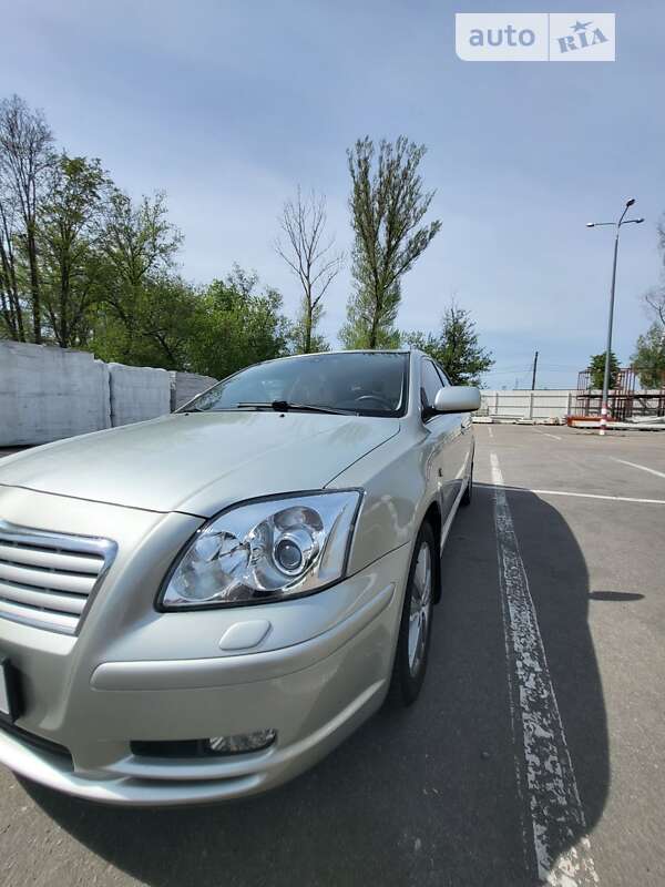 2006 toyota avensis