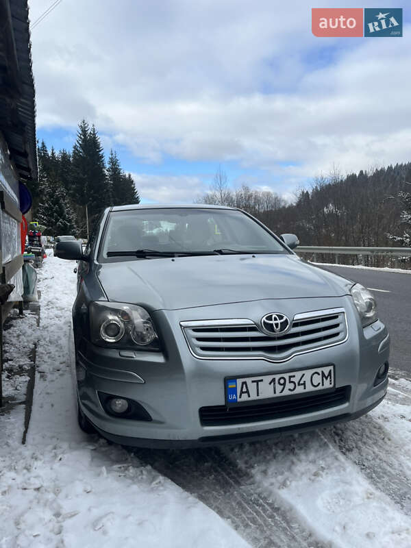 2008 toyota avensis