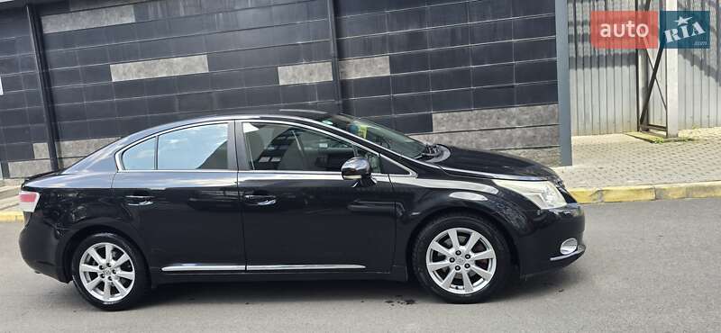 2009 toyota avensis