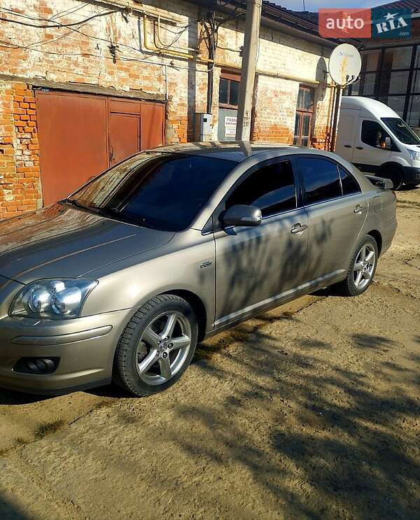 2007 toyota avensis
