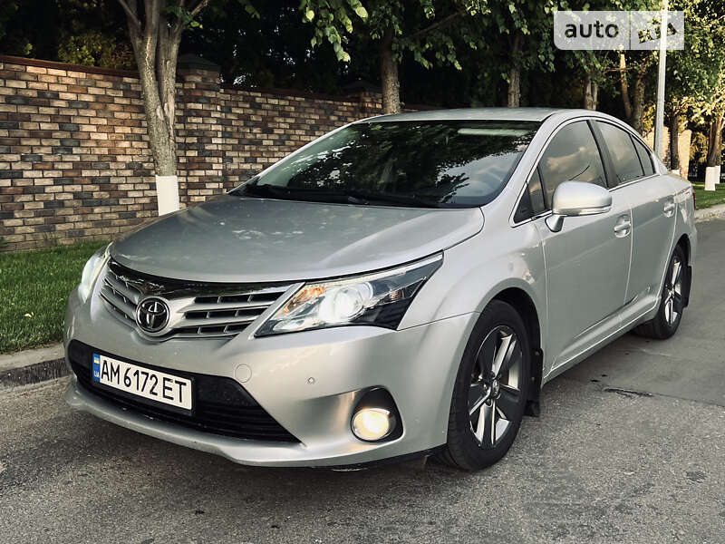 2015 toyota avensis