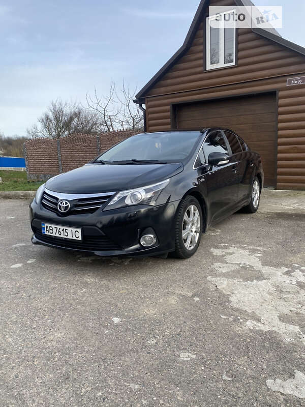 2013 toyota avensis