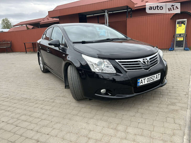 2010 toyota avensis