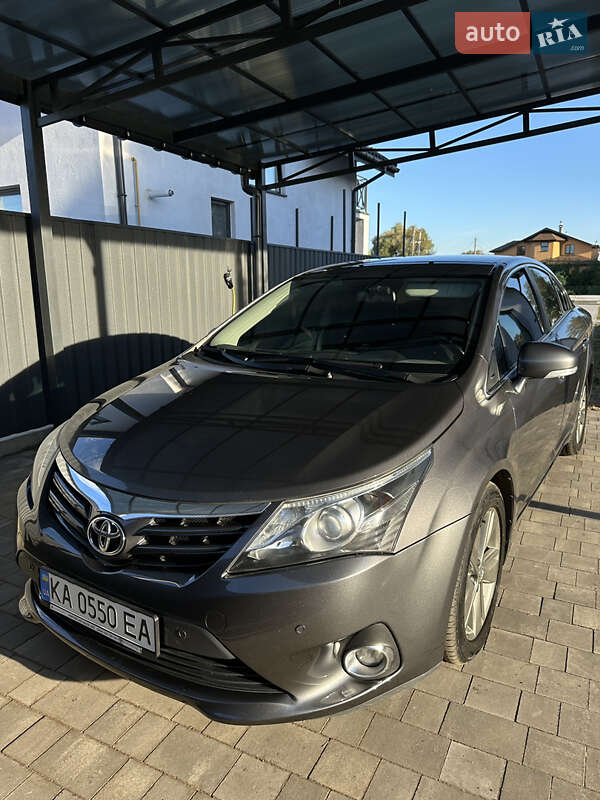 2015 toyota avensis