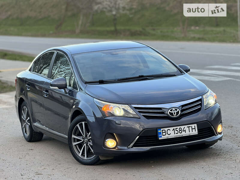2012 toyota avensis