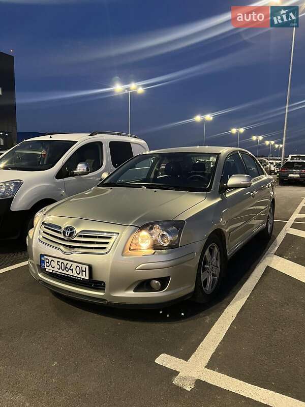 2008 toyota avensis