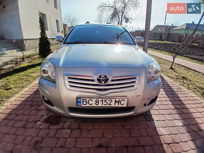 2009 toyota avensis