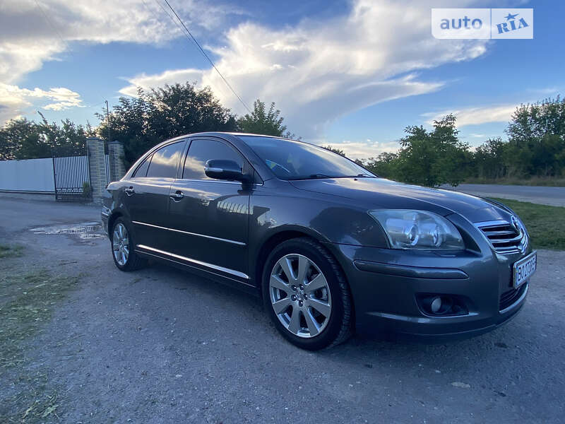 2008 toyota avensis