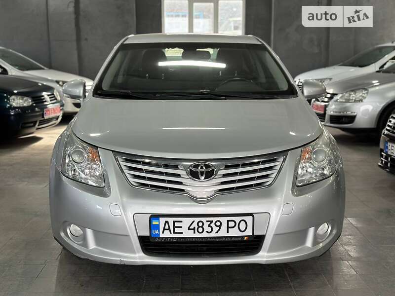 2008 toyota avensis