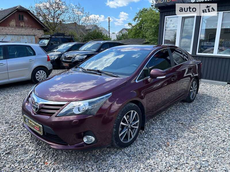 2013 toyota avensis