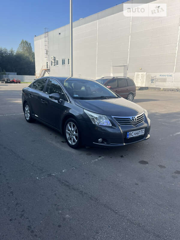 2008 toyota avensis