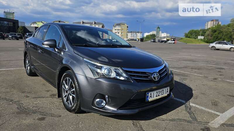 2013 toyota avensis