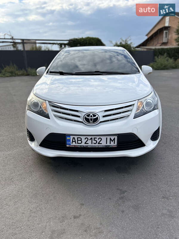 2014 toyota avensis