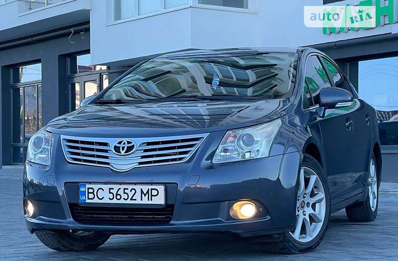2010 toyota avensis