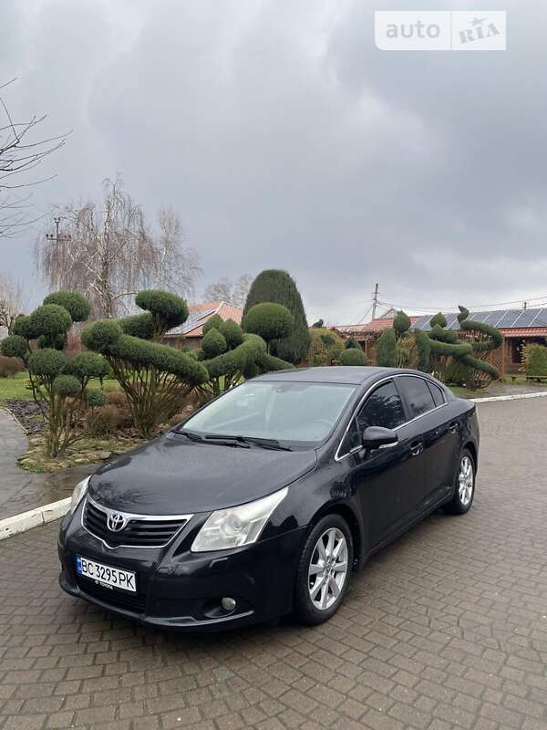 2010 toyota avensis