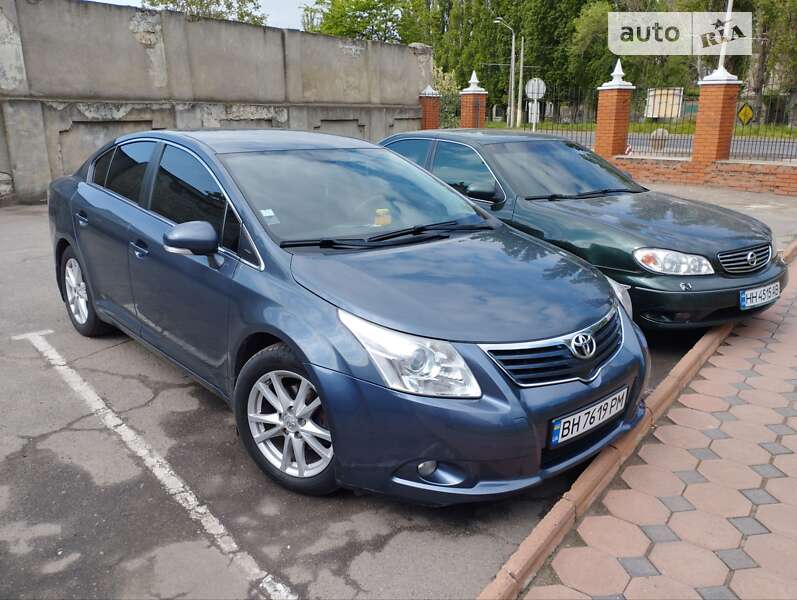 2011 toyota avensis