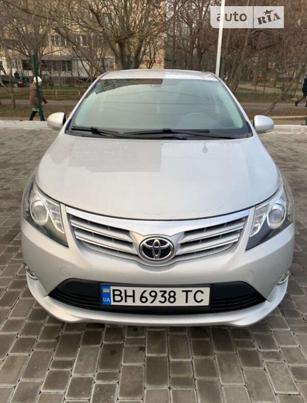 2014 toyota avensis